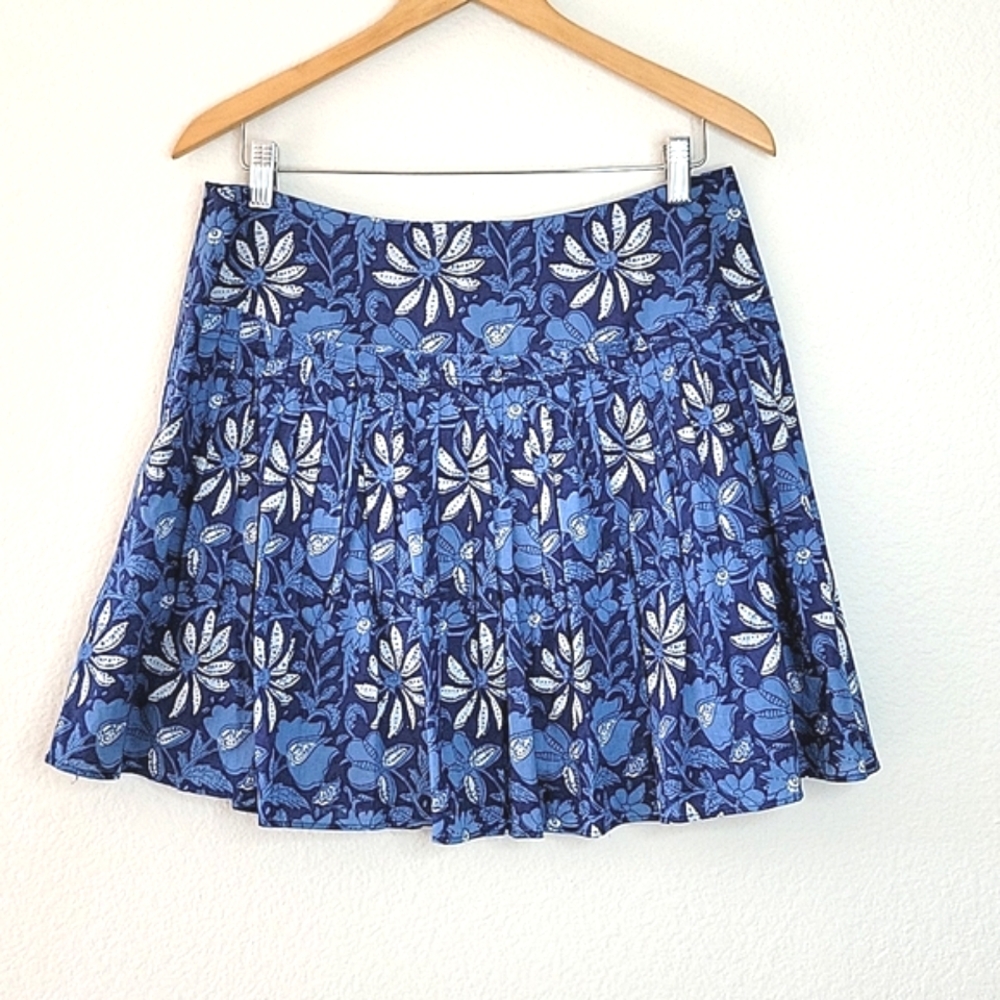 BANANA REPUBLIC 100% Cotton  Blue White Pleated Floral Mini Skirt size 10